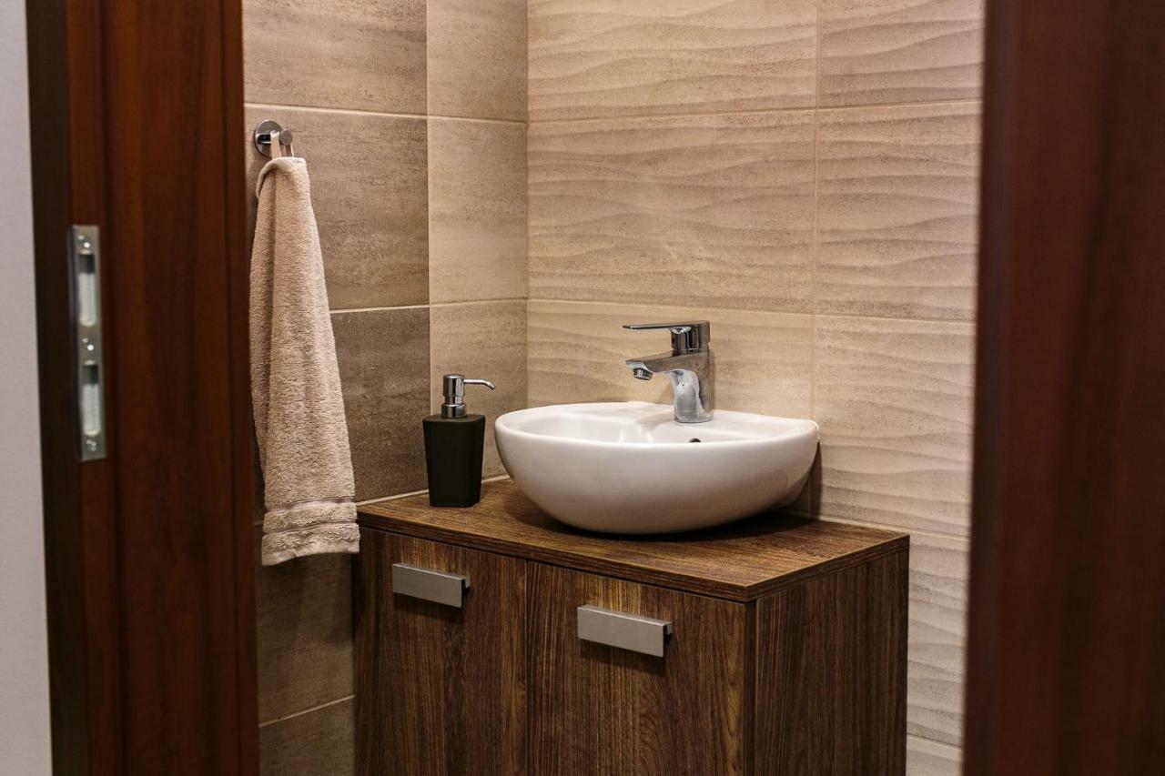 Doczy Private Apartment Debrecen Eksteriør bilde